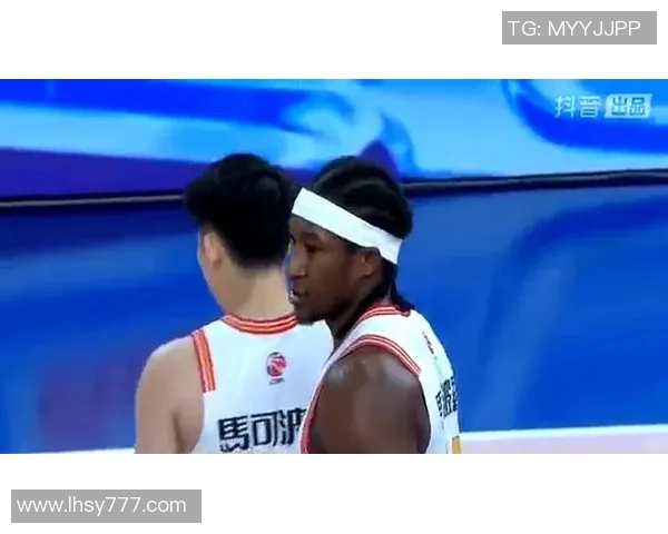 深圳与上海篮球赛激战正酣谁能在这场对决中笑到最后